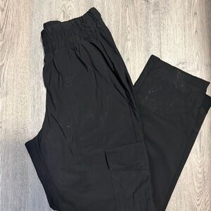 GAP Black Women's Elastic-Waist Cargo Joggers